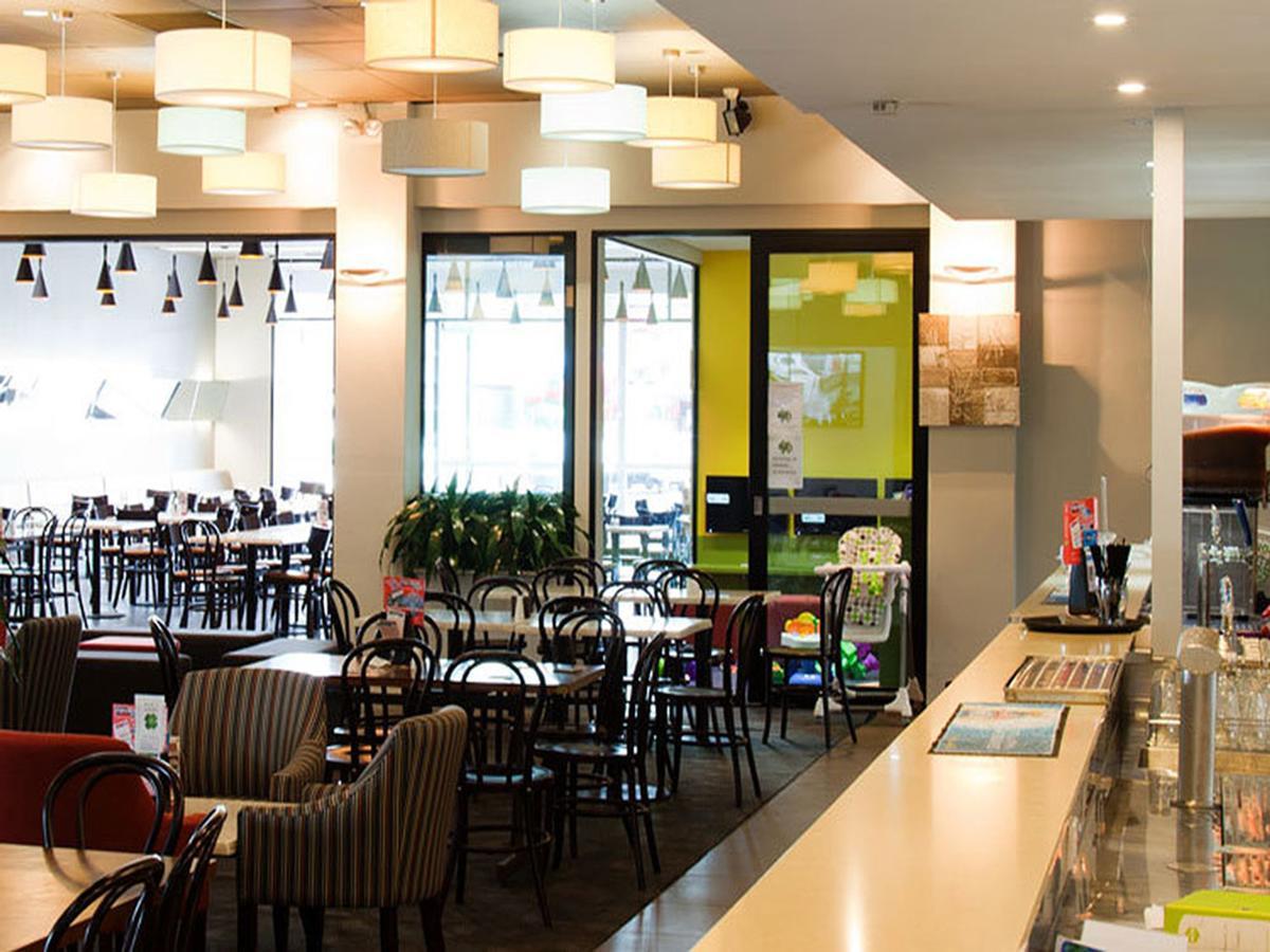 The Oaks Hotel Motel Albion Park المظهر الخارجي الصورة