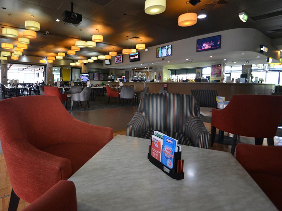 The Oaks Hotel Motel Albion Park المظهر الخارجي الصورة