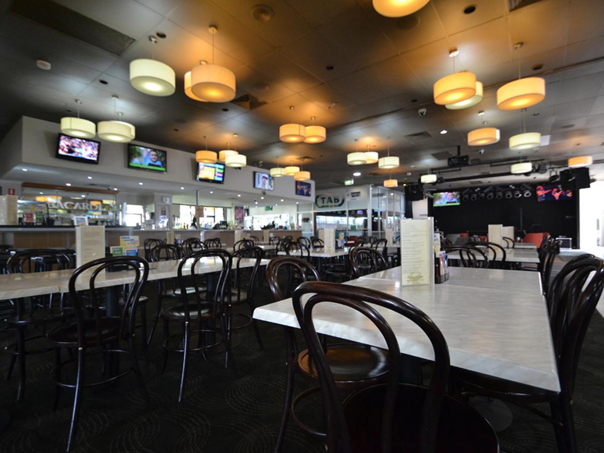 The Oaks Hotel Motel Albion Park المظهر الخارجي الصورة