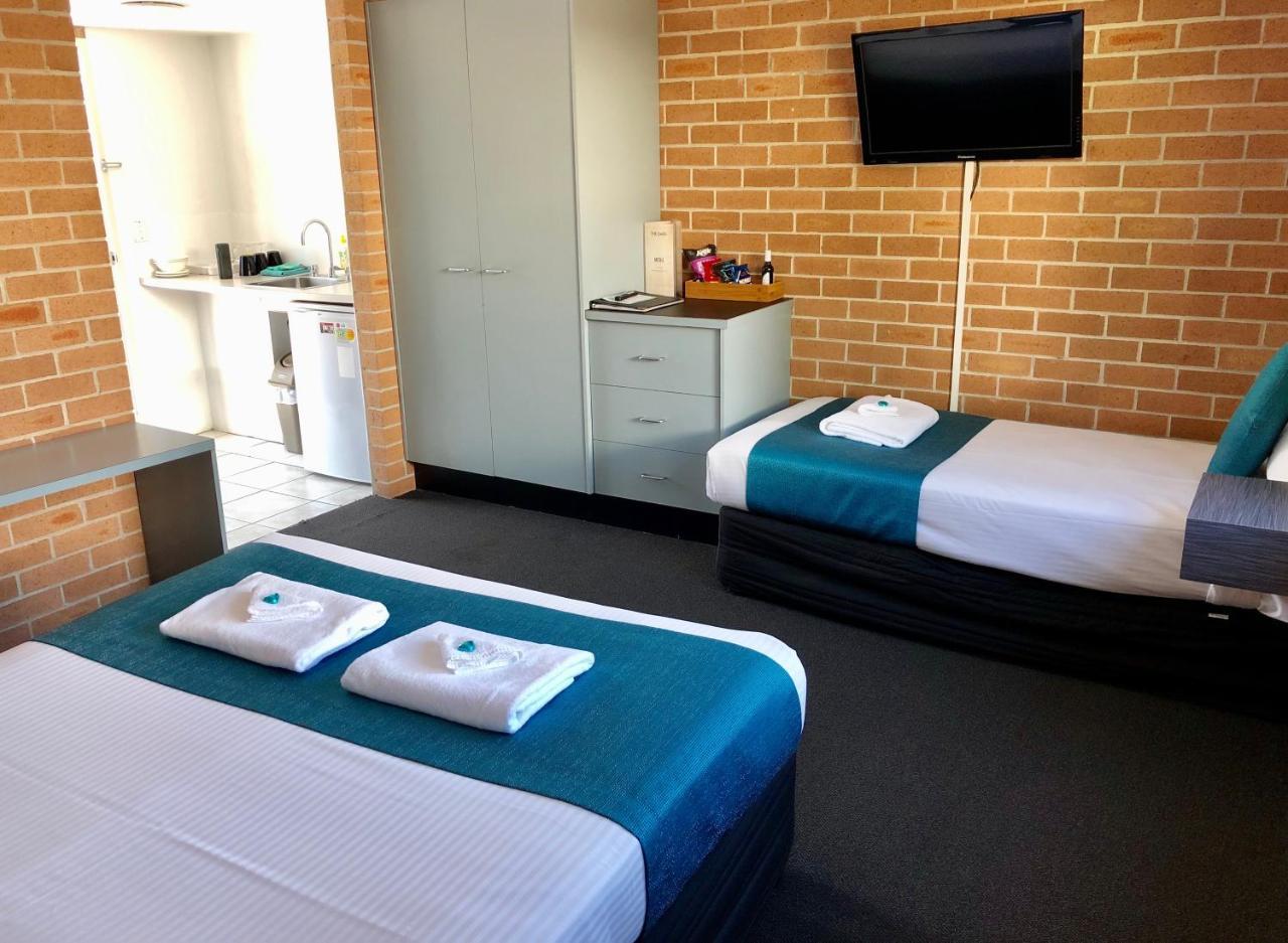 The Oaks Hotel Motel Albion Park المظهر الخارجي الصورة