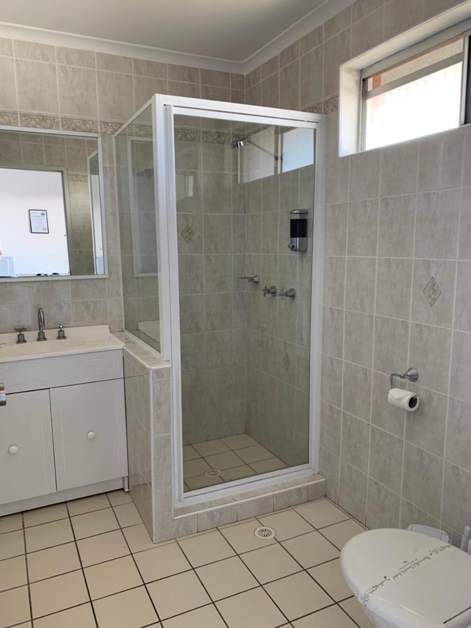 The Oaks Hotel Motel Albion Park المظهر الخارجي الصورة