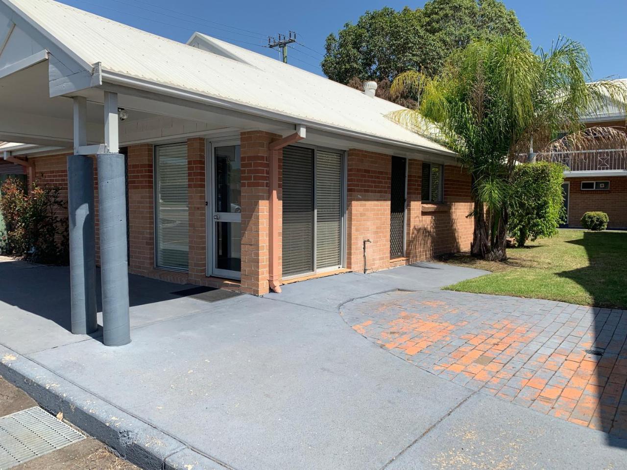 The Oaks Hotel Motel Albion Park المظهر الخارجي الصورة