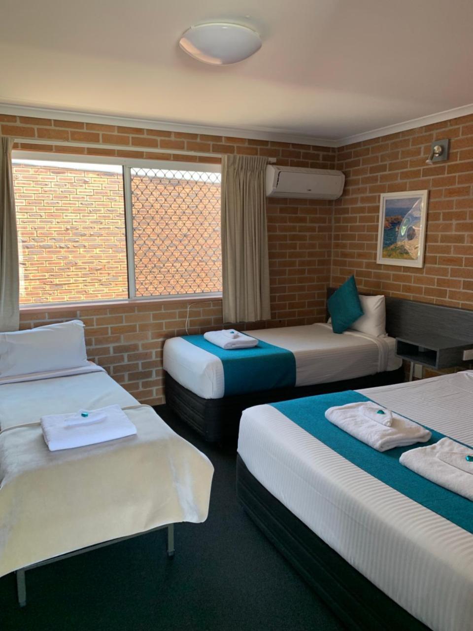 The Oaks Hotel Motel Albion Park المظهر الخارجي الصورة